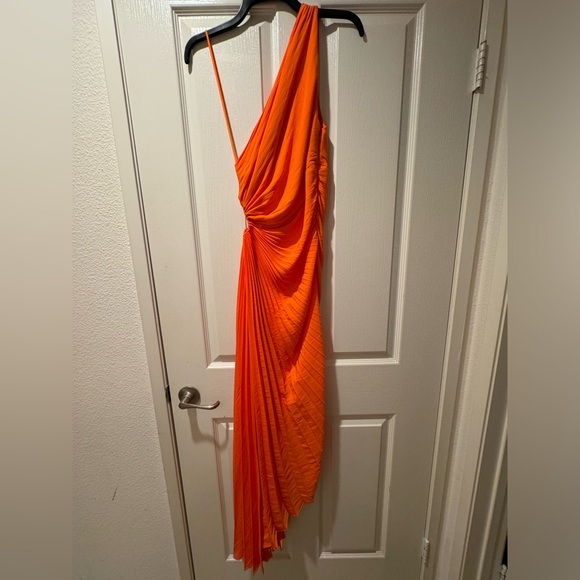 Alc Ltd 'Delfina' Orange Sleeveless One Shoulder Pleated Dress - Picture 4 of 6